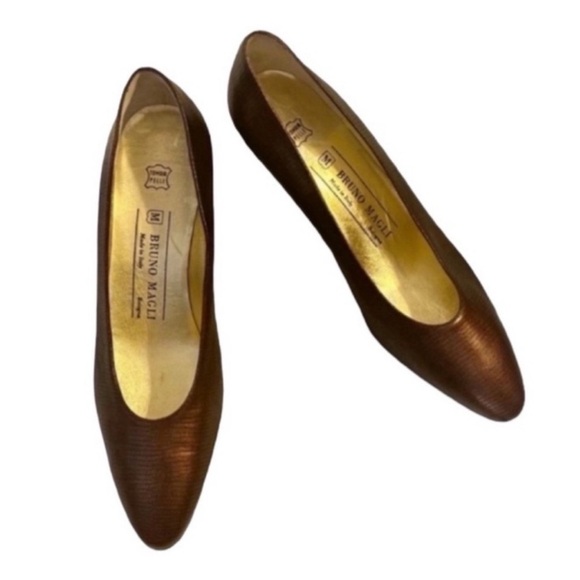 Bruno Magli Dark Brown Embossed Leather Heels Size 8AA - Picture 1 of 6